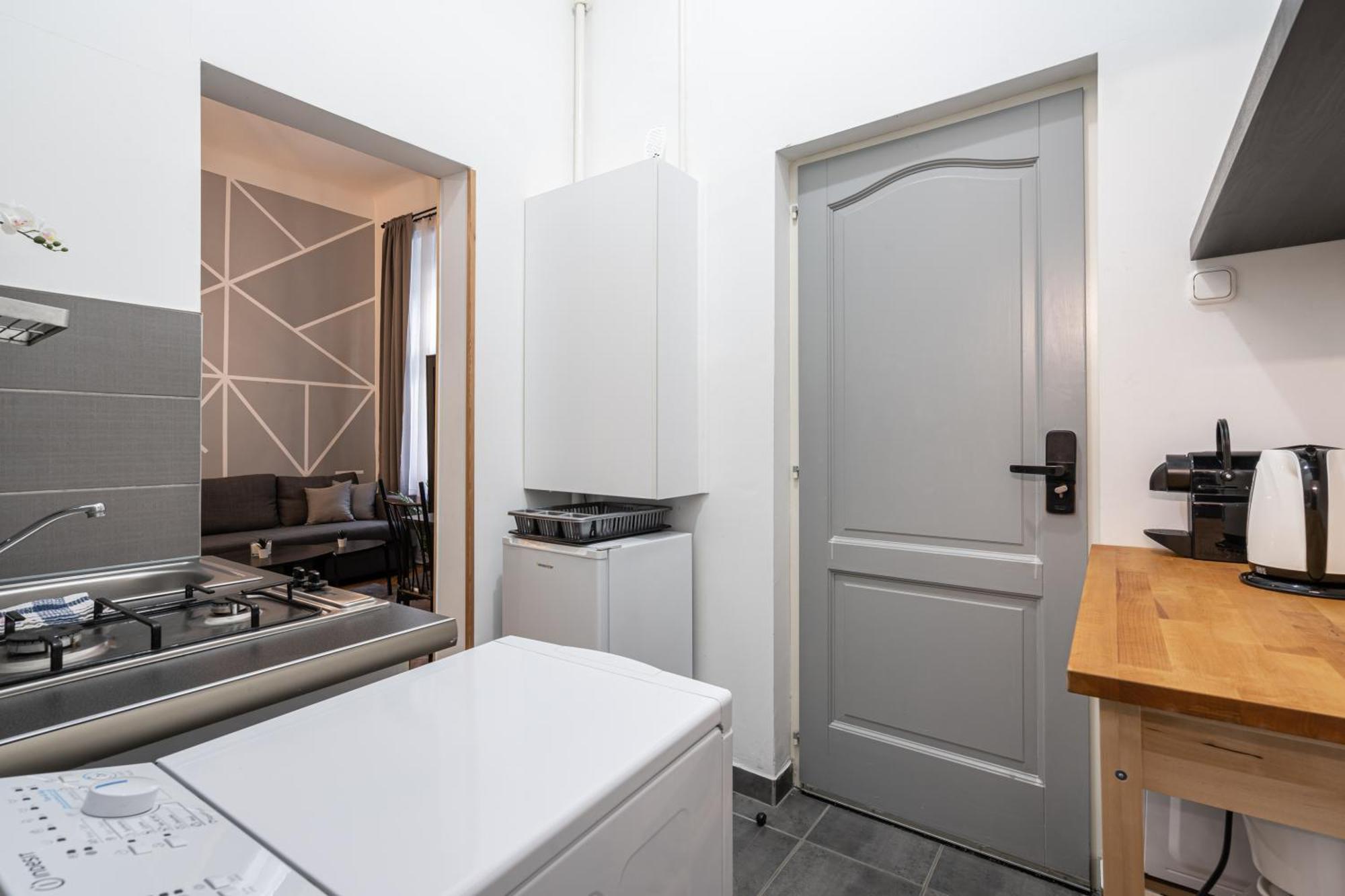 B8 - Grand Boulevard Cozy Apartment - Best Location By Bqa Budapest Room photo